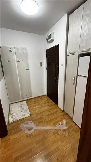 Apartament cu 2 camere semidecomandat, mobilat în Podu Roș