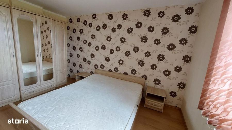 Apartament cu 4 camere decomandat în Roșia