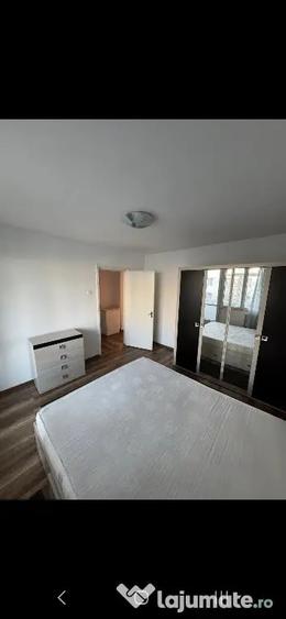 Apartament cu 3 camere decomandat în Apusului