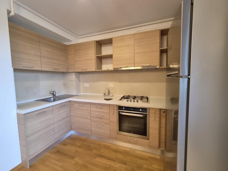 Apartament cu 3 camere decomandat în Iancu Nicolae