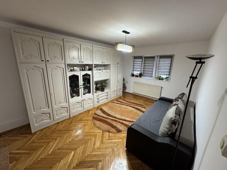 Apartament cu 3 camere decomandat în Mărăști