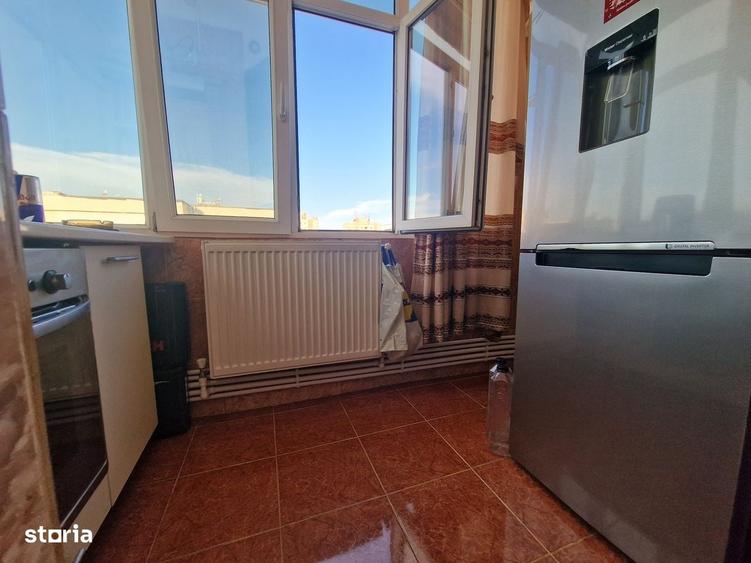 Apartament cu 3 camere decomandat în Inel II