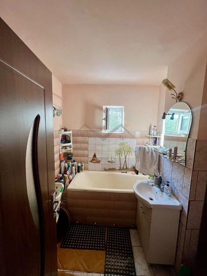 Apartament cu 2 camere decomandat în Nicolina