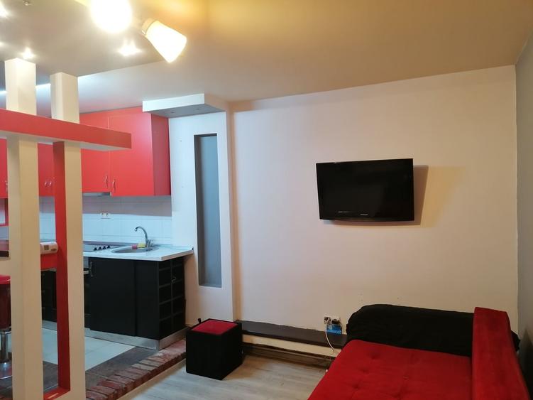 Garsonieră decomandată în Central