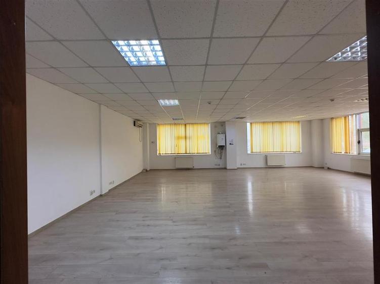 Spațiu comercial, de 500 mp, în Exterior Vest