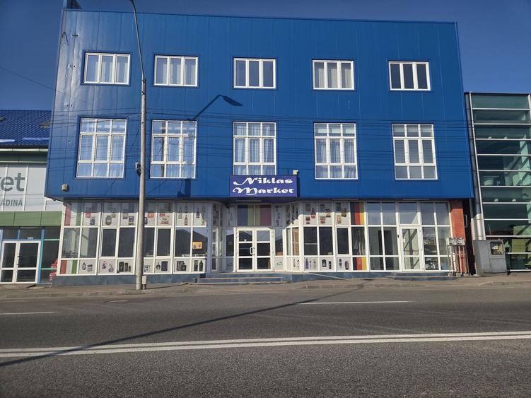 Spațiu comercial, de 200 mp, în Central