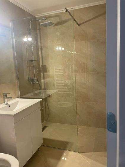 Apartament cu 3 camere decomandat în Berceni