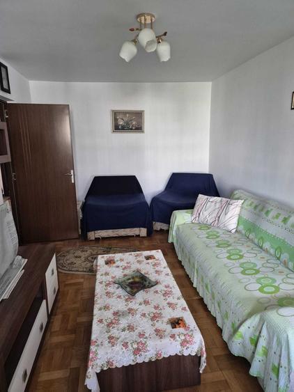 Apartament cu 3 camere decomandat în Doamna Ghica