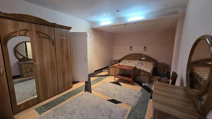 Casă cu 6 camere cu Teren 630 Mp în Girocului