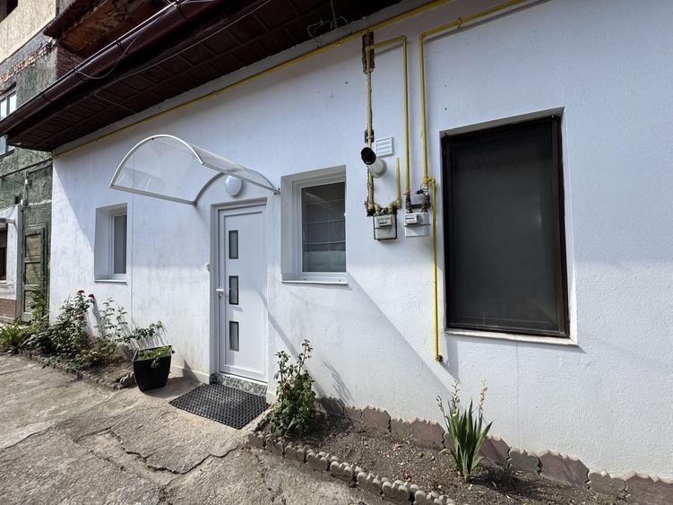 Garsonieră decomandată, mobilată în Blumăna