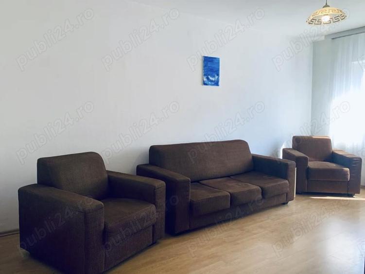Apartament cu 3 camere decomandat în Torontalului