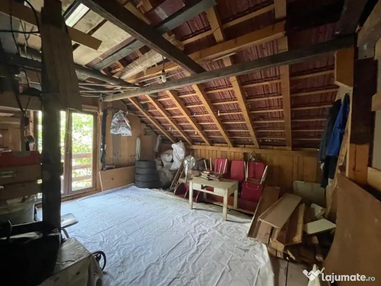 Casă cu 5 camere cu Teren 300 Mp în Central
