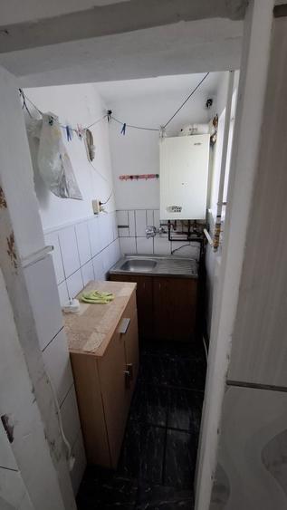 Apartament cu 3 camere semidecomandat în Exterior Vest