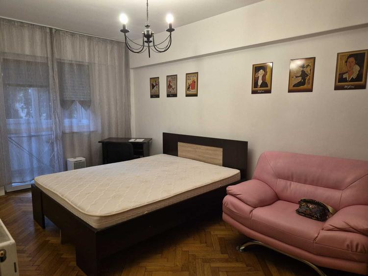 Garsonieră decomandată în Gării