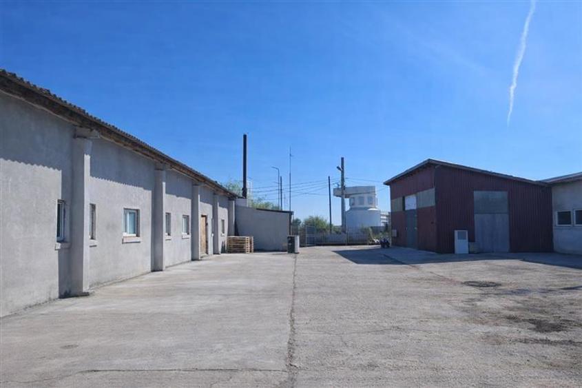 Spațiu industrial, de 800 mp, în Hălchiu