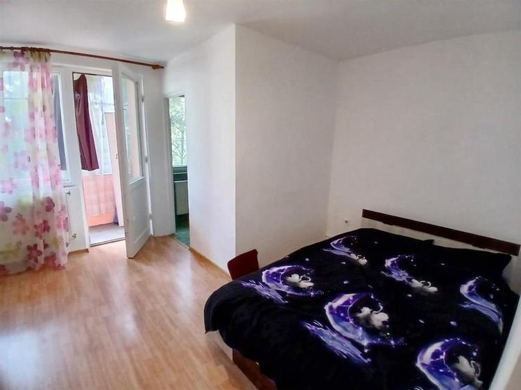 Garsonieră decomandată în Rogerius