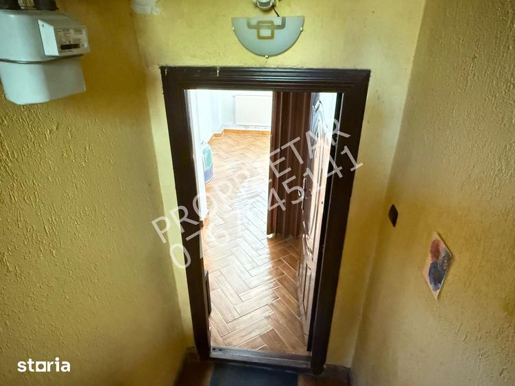 Apartament cu 3 camere în Tineretului
