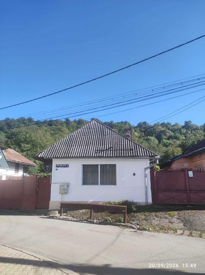 Casă cu 4 camere în Central