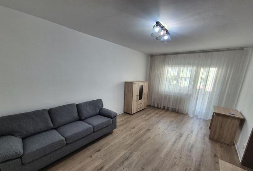Apartament cu 2 camere decomandat, mobilat în Tei