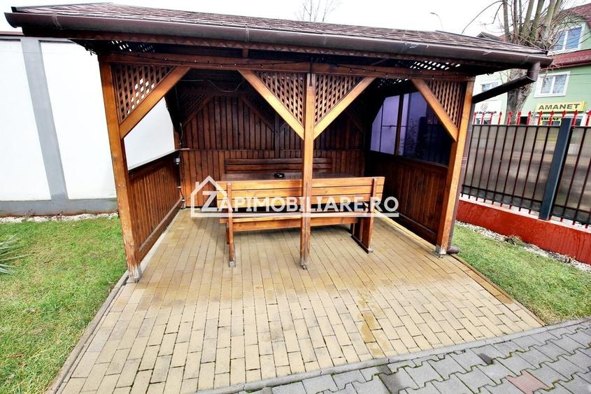 Casă individuală cu 7 camere cu Canalizare în Unirii