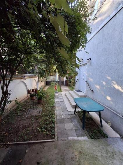 Casă cu 3 camere cu Teren 221 Mp în Central