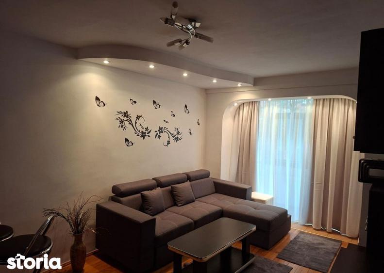 Apartament cu 3 camere decomandat, mobilat în Tei
