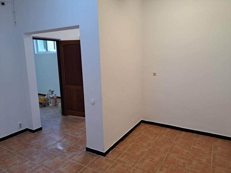 Spațiu comercial, de 59 mp, în Buda