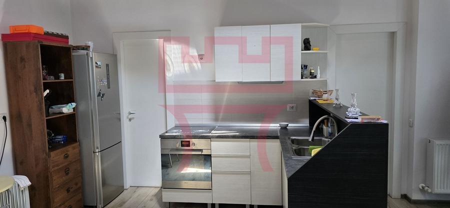 Casă individuală cu 5 camere cu Canalizare în Central