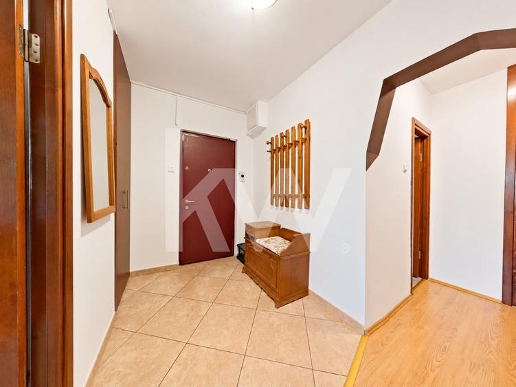 Apartament cu 3 camere decomandat, mobilat în Vlahuță