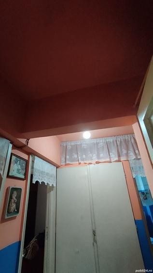 Apartament cu 3 camere semidecomandat în Lupeni