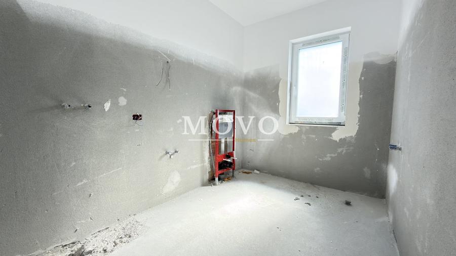 Duplex cu 4 camere cu Canalizare în Moșnița Nouă