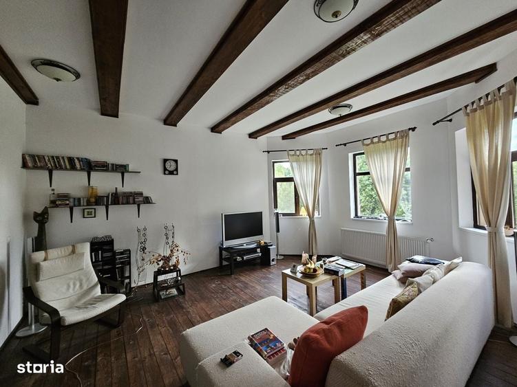 Casă cu 4 camere cu Teren 6842 Mp în Brădetu