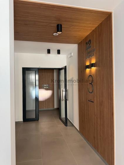 Apartament cu 2 camere decomandat, mobilat în Tractorul