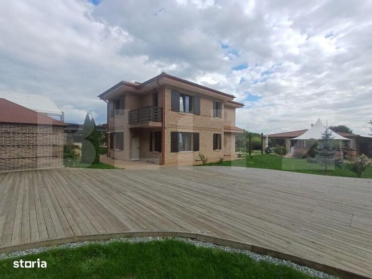 Spațiu comercial, de 820 mp, în Dragomirna