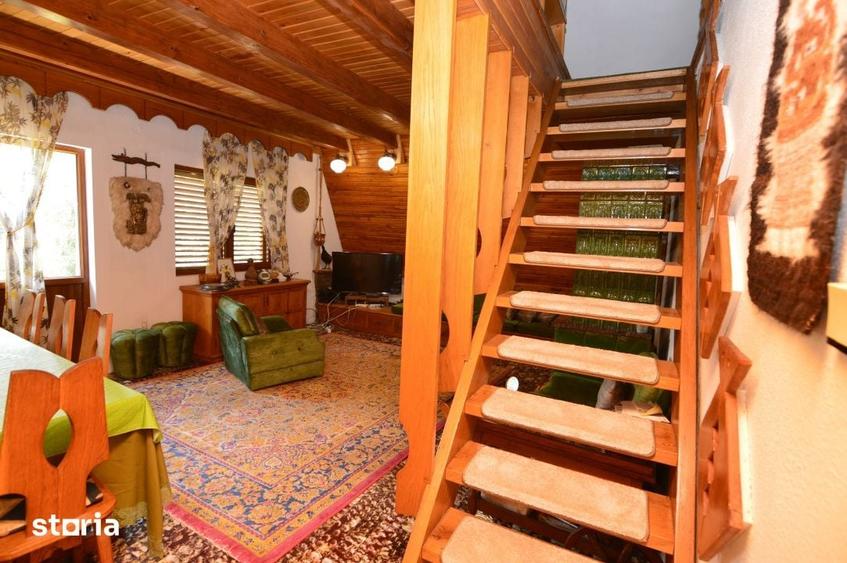 Casă cu 6 camere cu Teren 961 Mp în Măneciu