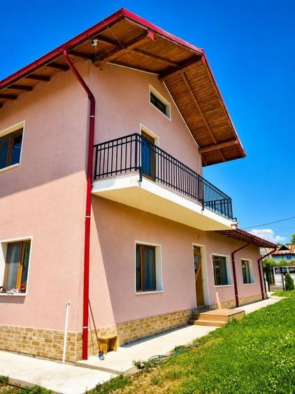 Casă cu 4 camere în Exterior Vest