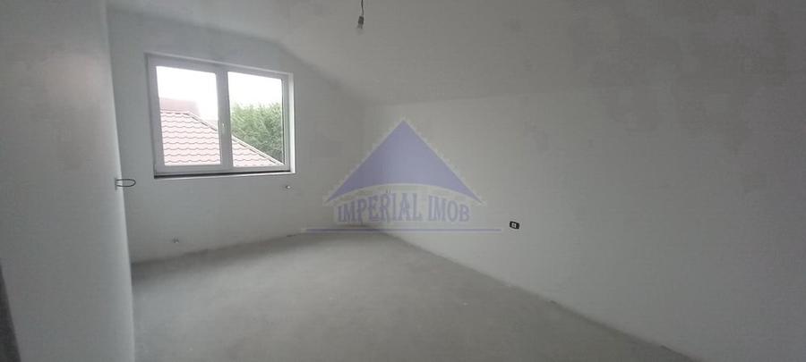 Casă individuală cu 4 camere cu Canalizare în Pantelimon