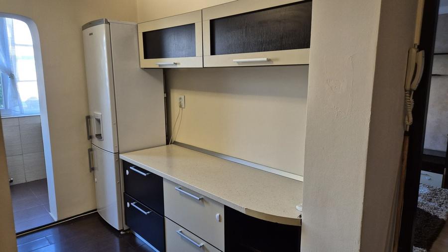 Apartament cu 3 camere decomandat în Nufărul