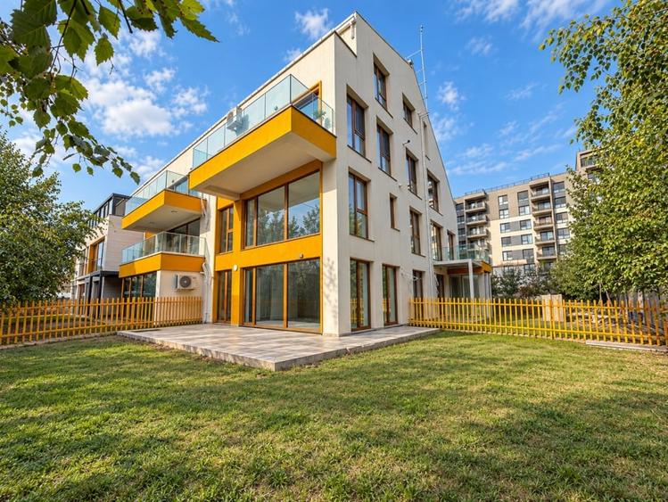 Apartament cu 3 camere decomandat în Domenii