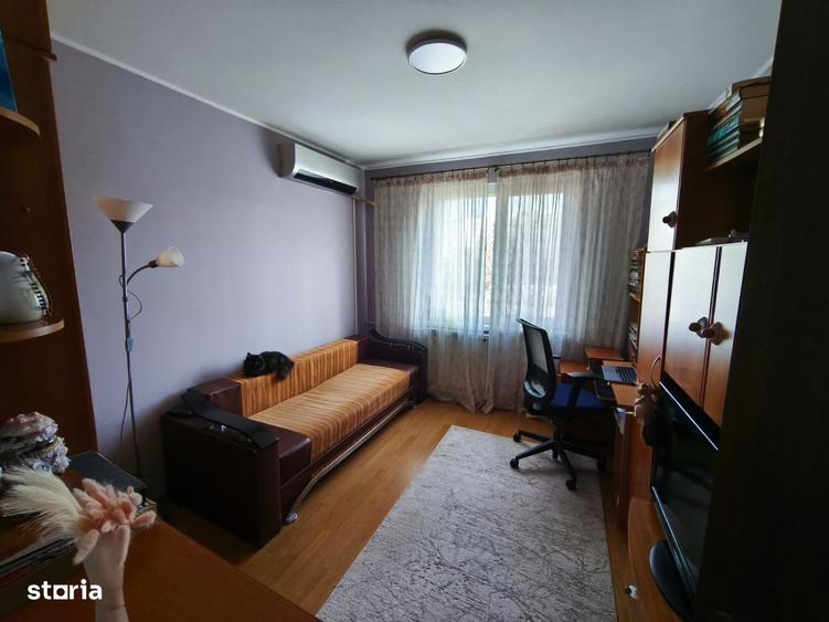 Apartament cu 3 camere decomandat în Colentina