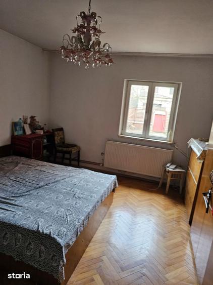 Casă cu 3 camere cu Teren 261 Mp în Giurgiului