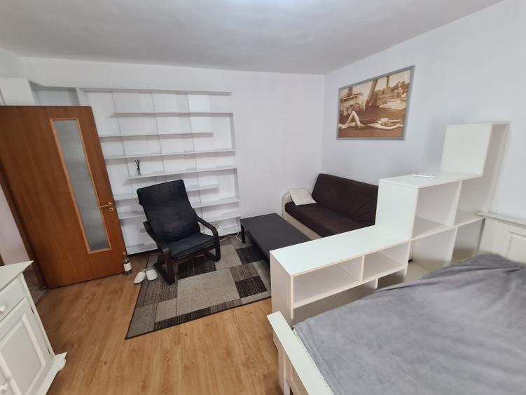 Garsonieră decomandată, mobilată în Unirii