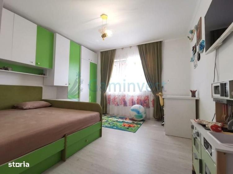 Casă cu 4 camere decomandat în Oșorhei