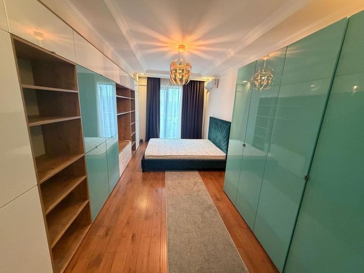 Apartament cu 3 camere semidecomandat, mobilat în Iancu Nicolae