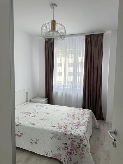 Apartament cu 2 camere semidecomandat în Roșu