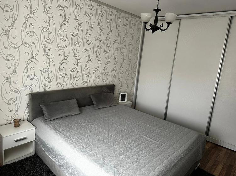 Apartament cu 3 camere semidecomandat în Lipovei