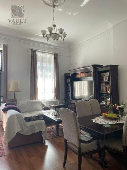 Apartament cu 4 camere nedecomandat, mobilat în Calea Victoriei