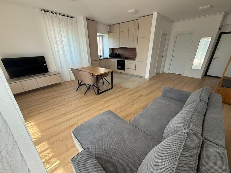 Apartament cu 2 camere semidecomandat în Politehnica