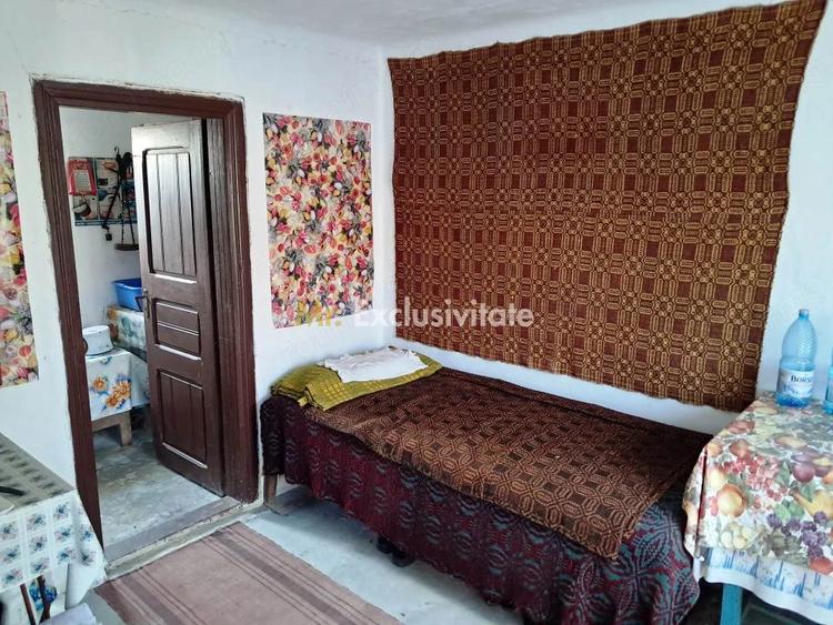 Casă cu 5 camere cu Teren 1466 Mp în Polovragi