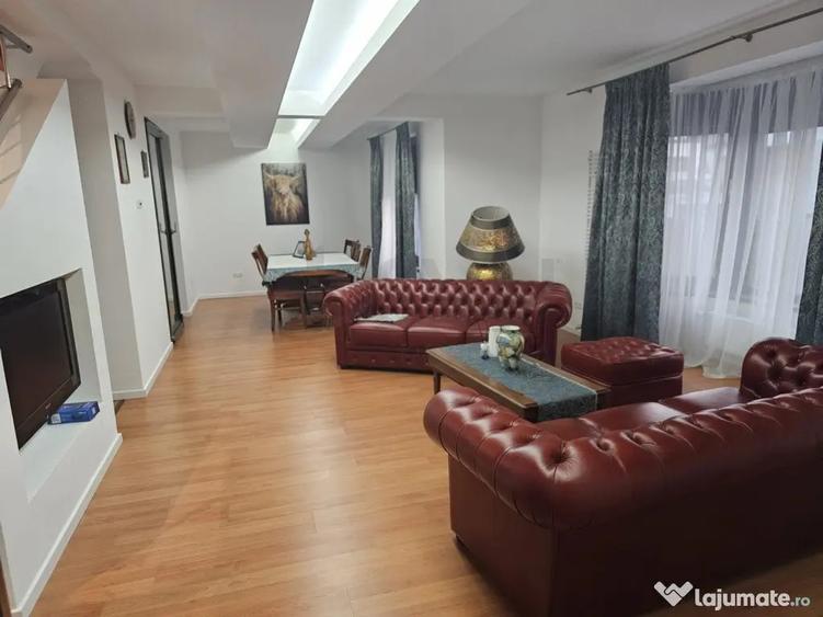 Casă cu 10 camere cu Teren 970 Mp în Ghencea